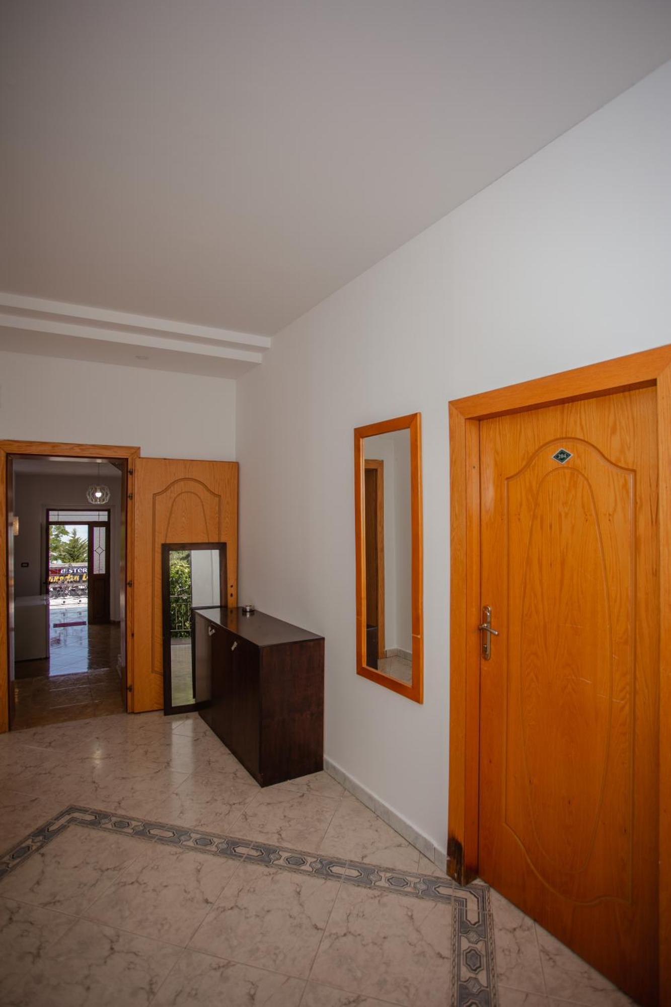 Hotel Shkodra Lake Široka Eksteriør bilde