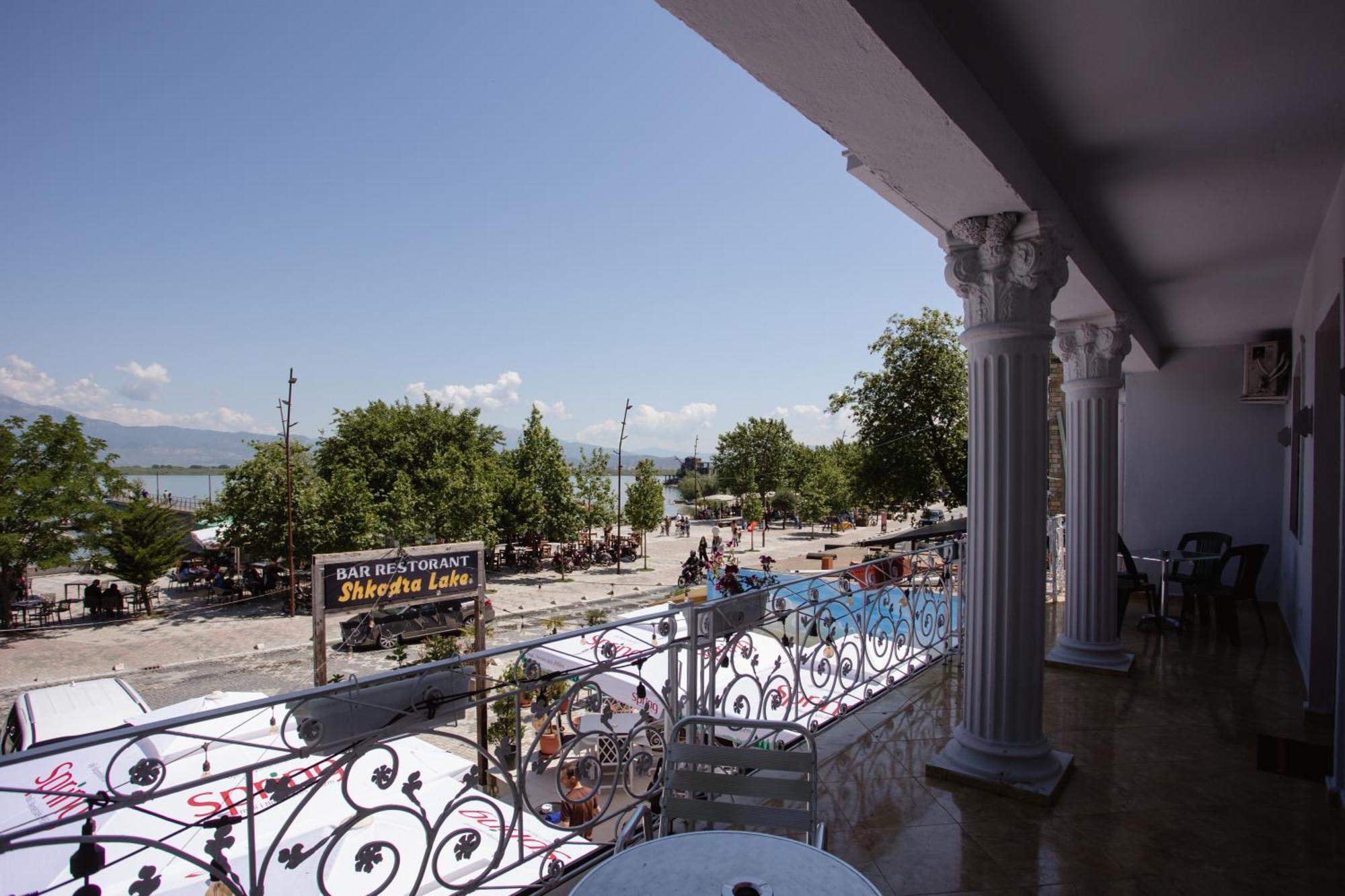 Hotel Shkodra Lake Široka Eksteriør bilde